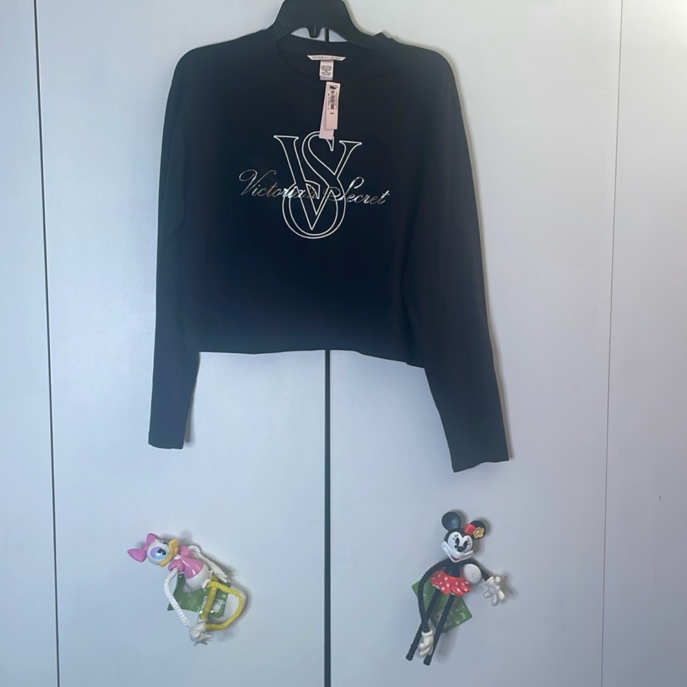 Victoria’s Secret crock top long sleeve blouse ￼